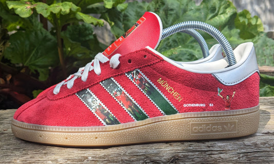Limited edition Aberdeen `83 cup winners cup Adidas Munchen red custom trainers / sneakers