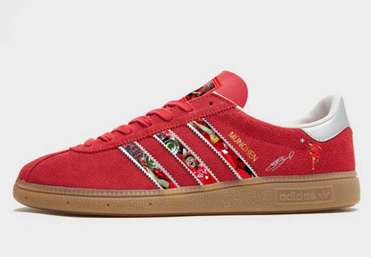 Limited edition Liverpool FC Steven Gerrard Istanbul `05 Adidas Munchen red custom trainers / sneakers