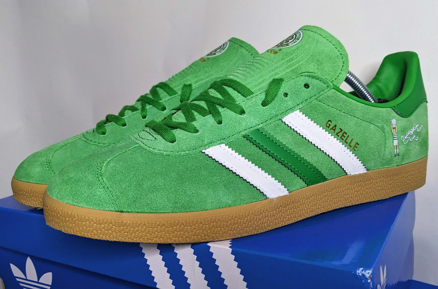 Limited edition Celtics FC European champions 67 green / white Adidas custom Gazelle trainers / sneakers