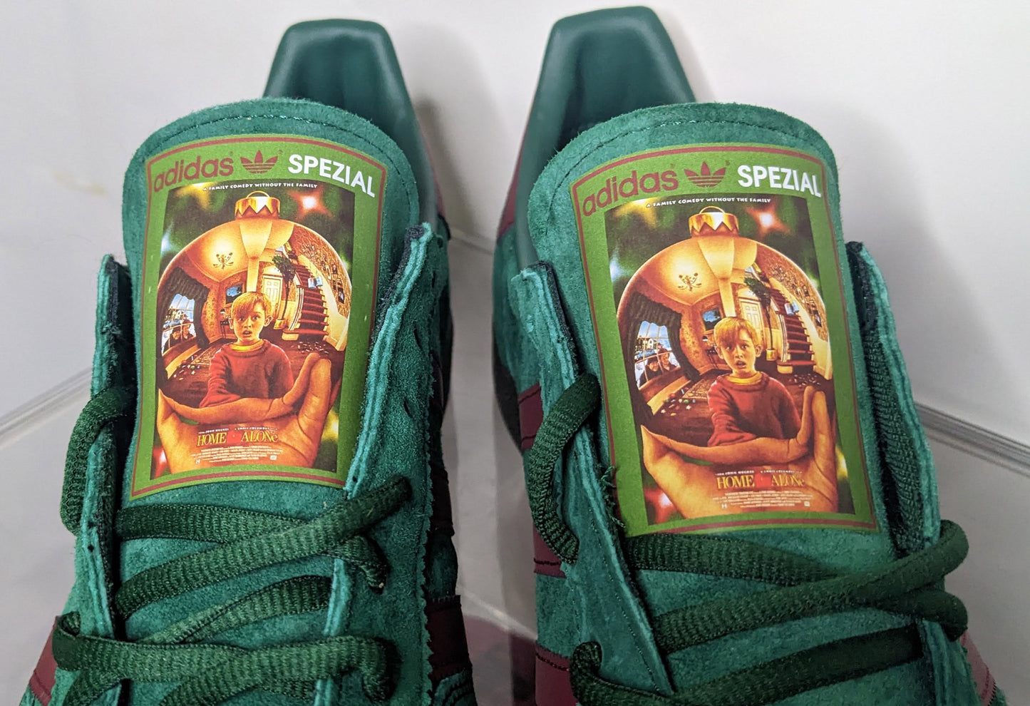 Limited edition Home Alone Christmas movie green / red Adidas Handball Spezial trainers / sneakers