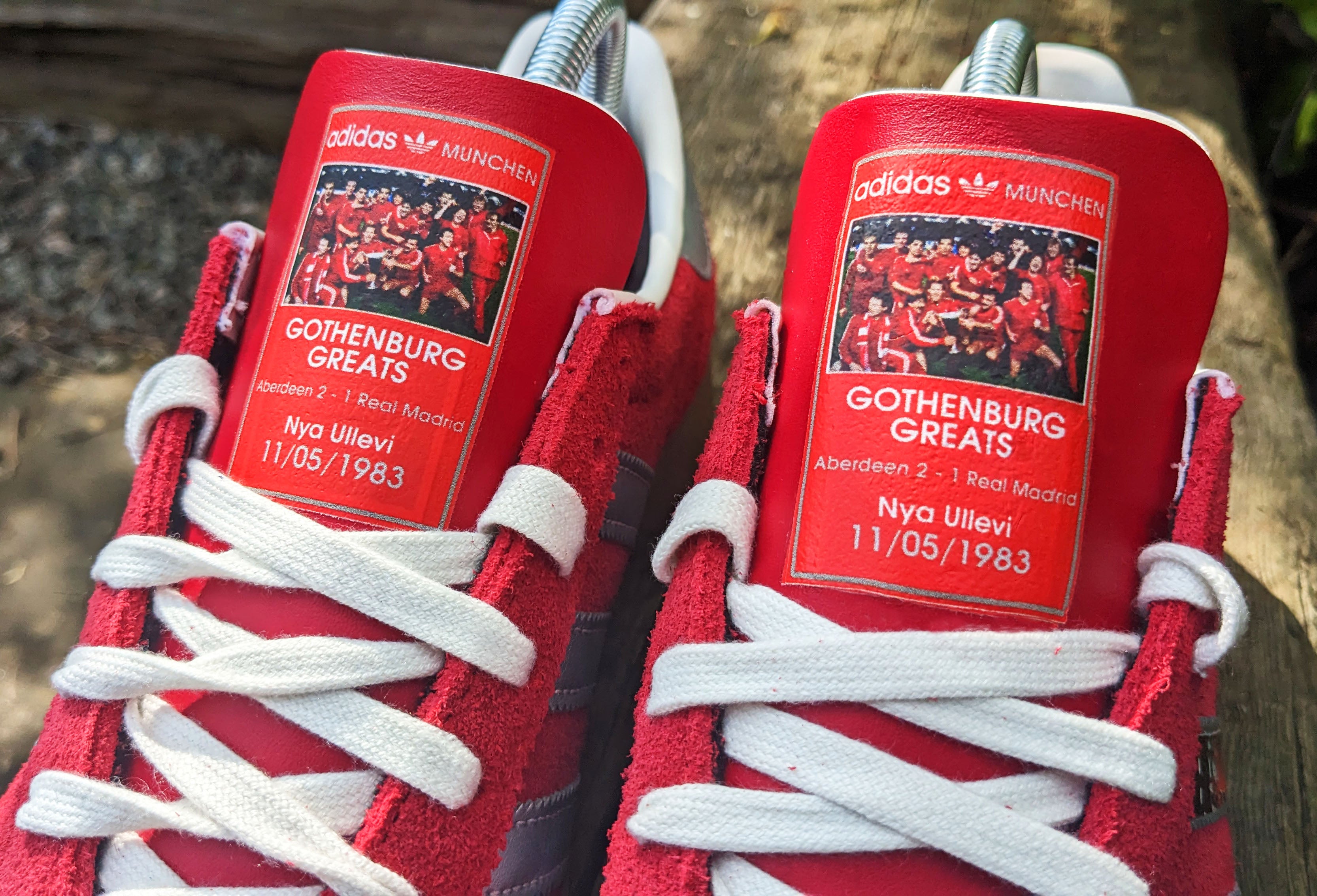 Limited edition Aberdeen `83 cup winners cup Adidas Munchen red custom trainers / sneakers