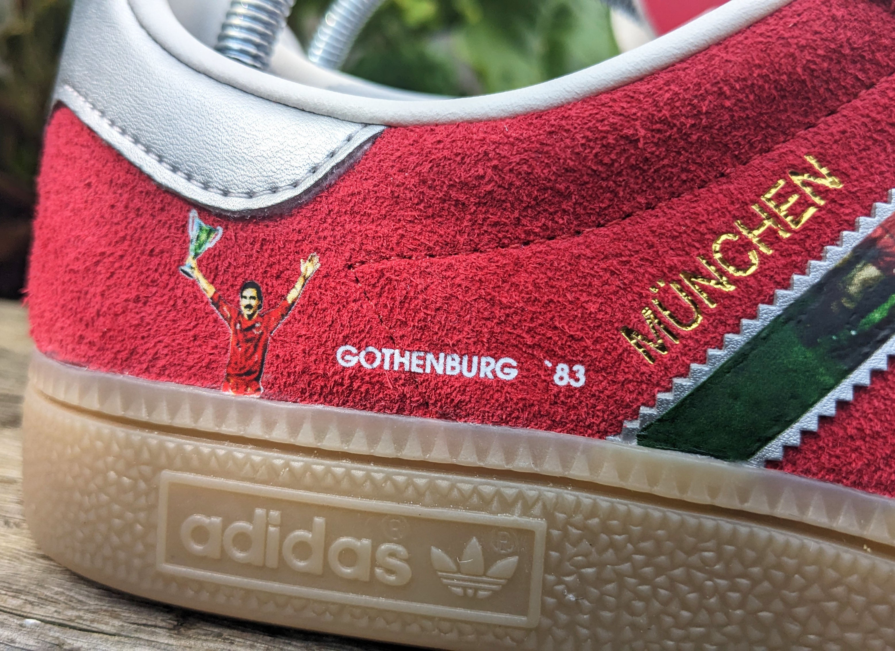 adidas gazelle silver green womens Limited edition Aberdeen `83 cup winners cup Adidas Munchen red custom –  Sneakcustomtrainers.com