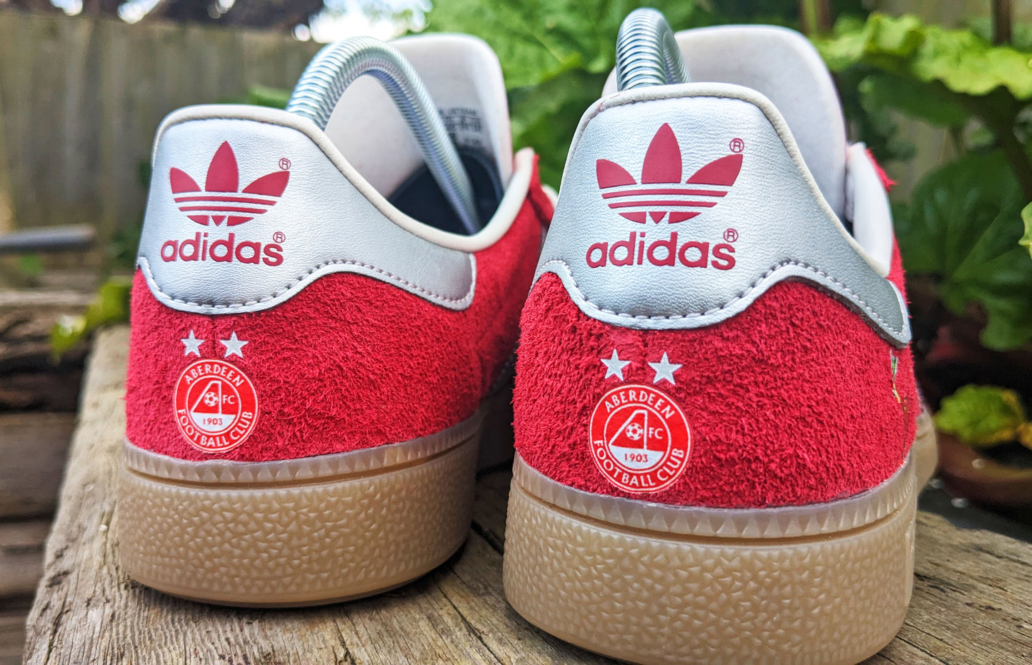 Limited edition Aberdeen `83 cup winners cup Adidas Munchen red custom trainers / sneakers