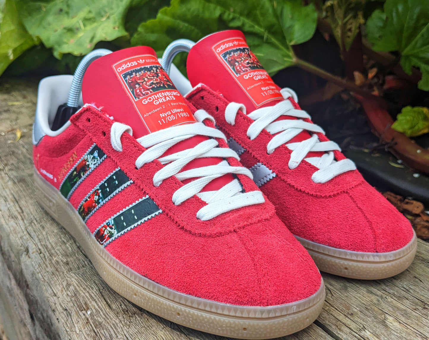 Limited edition Aberdeen `83 cup winners cup Adidas Munchen red custom trainers / sneakers