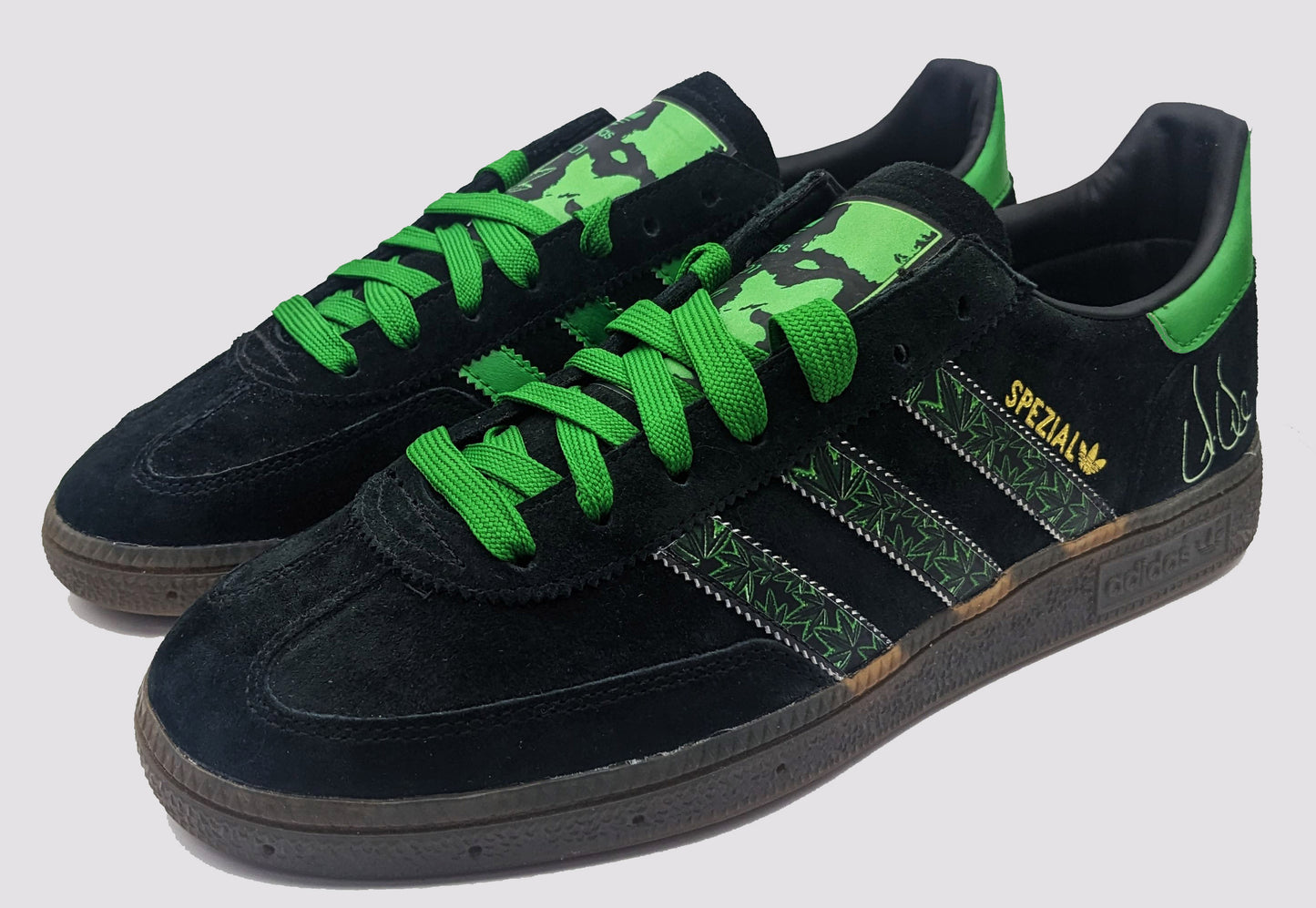 Limited edition Dr Dre Chronic 2001 black / green Adidas custom Handball Spezial trainers / sneakers