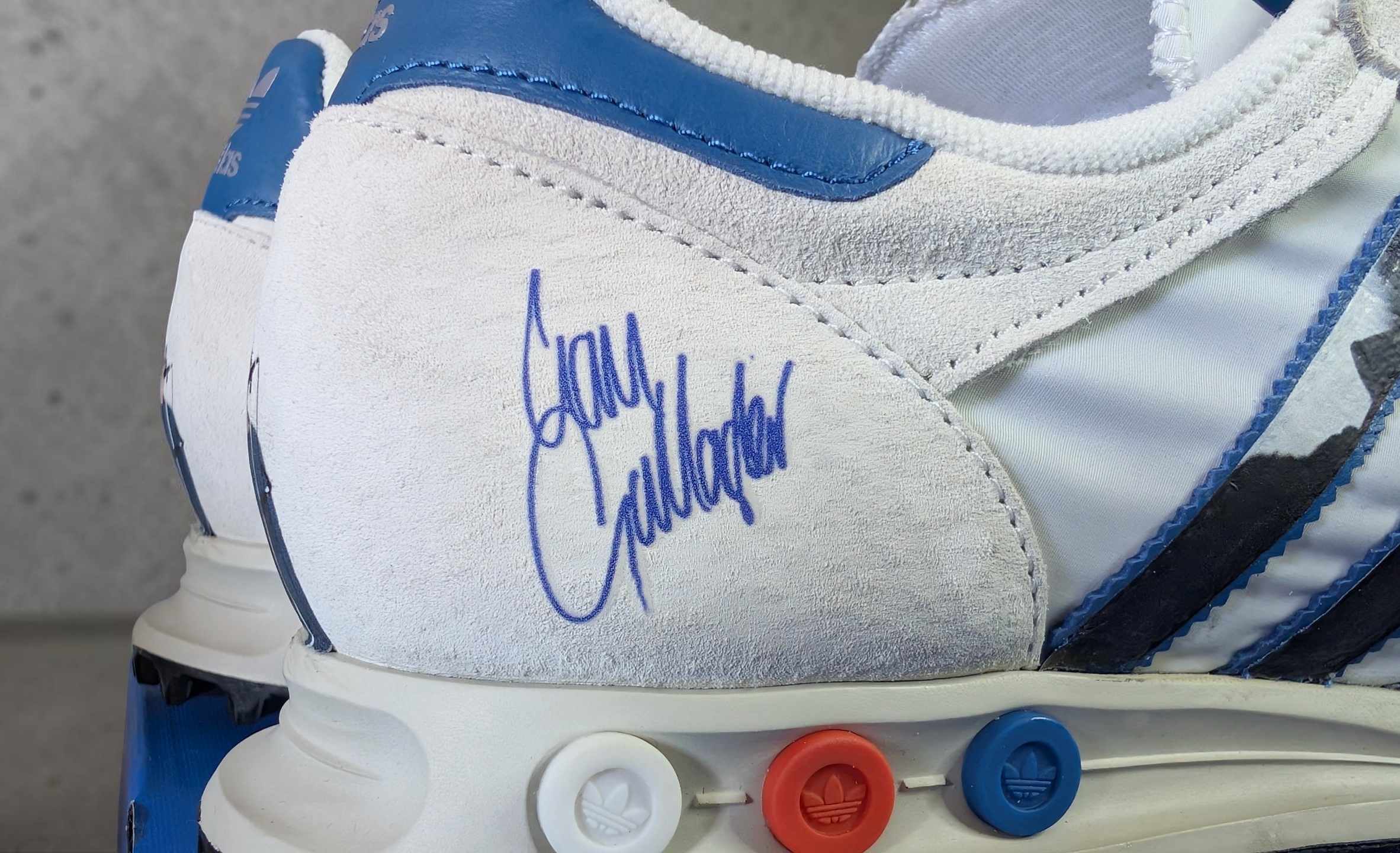 Limited edition Liam Gallagher Tambourine white / blue Adidas LA trainers  / sneakers