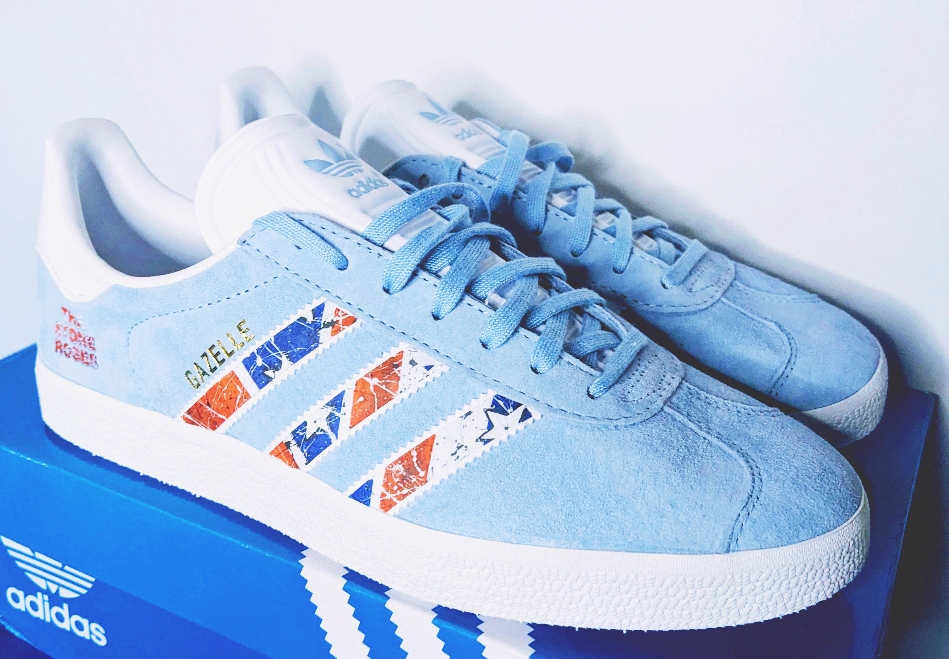 Limited edition The Stone Roses Waterfall light blue / white Adidas custom Gazelle trainers / sneakers
