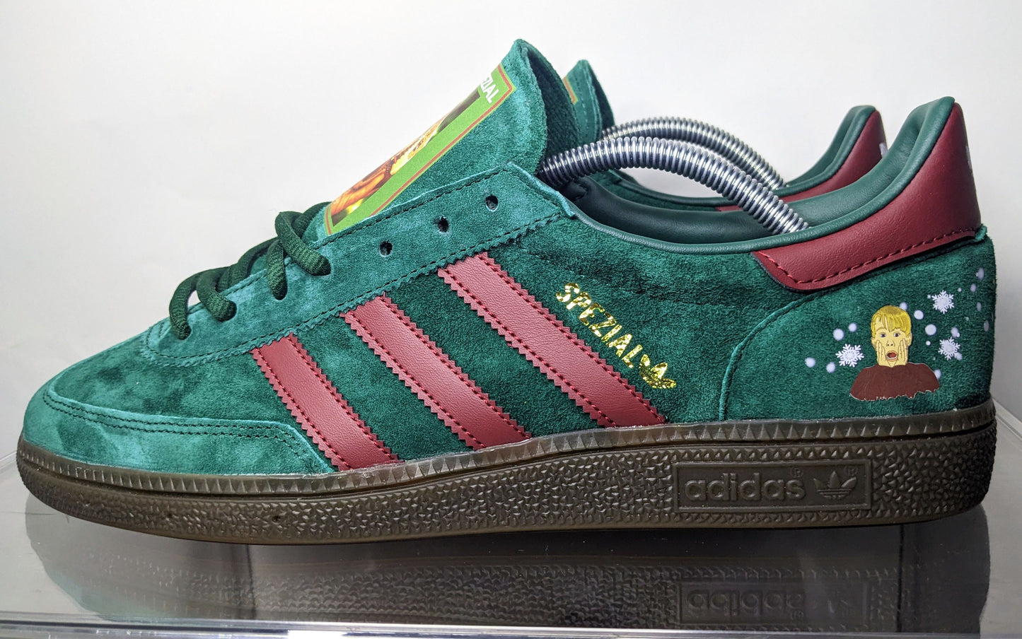 Limited edition Home Alone Christmas movie green / red Adidas Handball Spezial trainers / sneakers